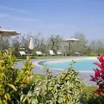 Amazing View On Hills With Shared Pool 아파트 *