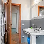 Amazing View On Hills With Shared Pool 아파트 람포레키오