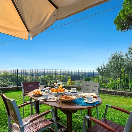 Amazing View On Hills With Shared Pool Apartment