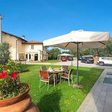 Amazing View On Hills With Shared Pool
