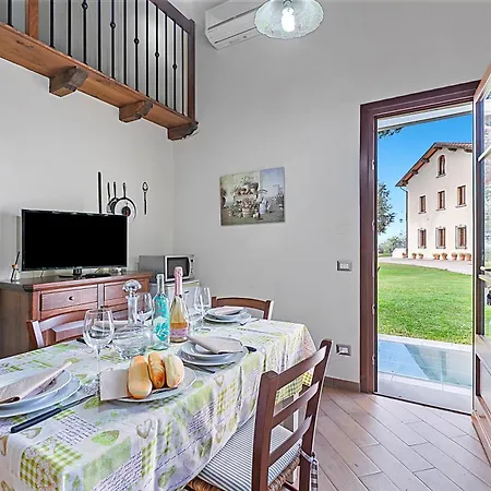 Amazing View On Hills With Shared Pool Lamporecchio