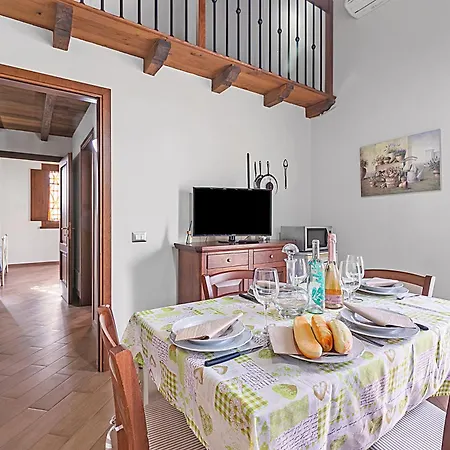 Amazing View On Hills With Shared Pool Διαμέρισμα